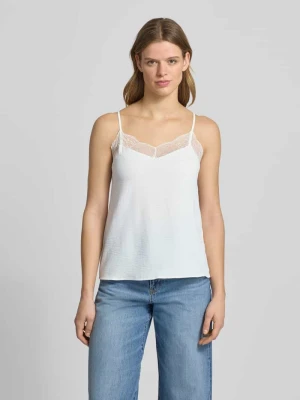 Bluzka bez rękawów o kroju relaxed fit z koronkowym wykończeniem Model 'TIFFANY' Pieces