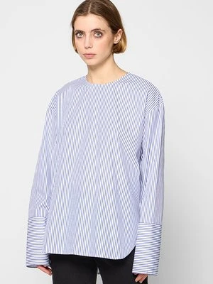 Bluzka closed
