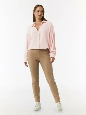 Bluzka comma casual identity