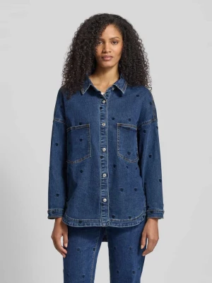 Bluzka jeansowa o kroju relaxed fit z haftami miss goodlife