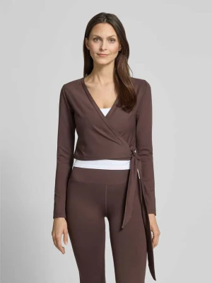 Bluzka kopertowa o krótkim kroju z dekoltem w serek aim'n