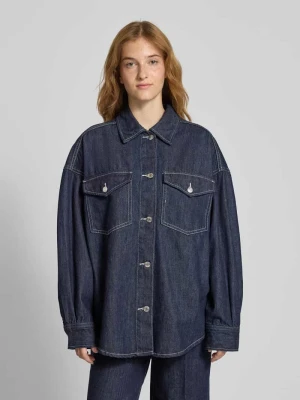 Bluzka koszulowa o kroju oversized z materiału stylizowanego na denim Gina Tricot