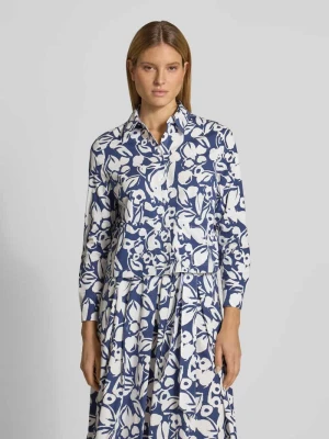 bluzka koszulowa o kroju regular fit z kwiatowym nadrukiem na całej powierzchni MORE & MORE