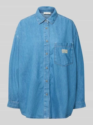 Bluzka koszulowa o kroju relaxed fit z tkaniny stylizowanej na denim model 'IZEWAY' American Vintage Jasnoniebieski
