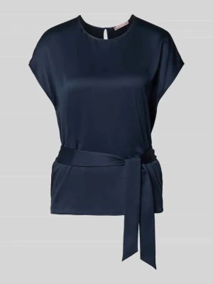 Bluzka koszulowa z okrągłym dekoltem i wiązanym paskiem Christian Berg Cocktail