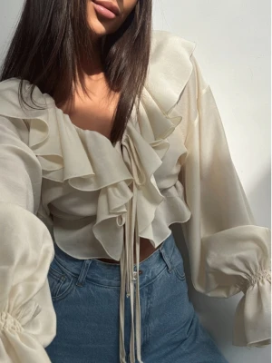 Bluzka koszulowa z tencelu z falbanami LILIOSA - beżowa  magmac 