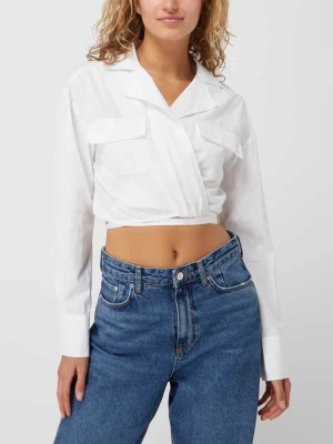 Bluzka krótka z wiązaniem model ‘Della’ Gina Tricot