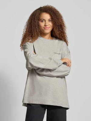 Bluzka o kroju oversized z długim rękawem i nadrukiem z logo Karo Kauer