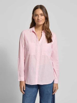 Bluzka o kroju regular fit z dekoltem w serek i kieszeniami na piersi Christian Berg Woman