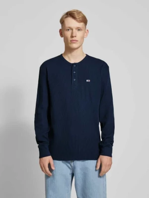 Bluzka o kroju regular fit z długim rękawem i wyhaftowanym logo model ‘HENLEY’ Tommy Jeans