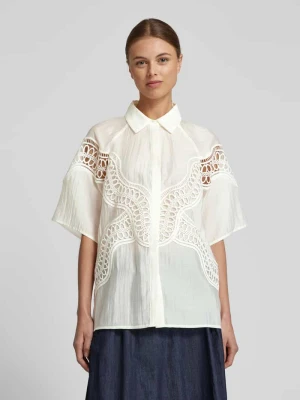 Bluzka o kroju regular fit z haftem angielskim model ‘MOLLY’ Copenhagen Muse