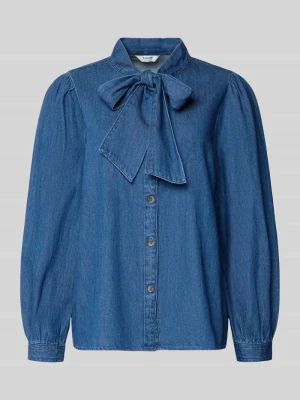 Bluzka o kroju regular fit z wiązaniem pod szyją i efektem denimu model ‘KAIRON’ b.Young