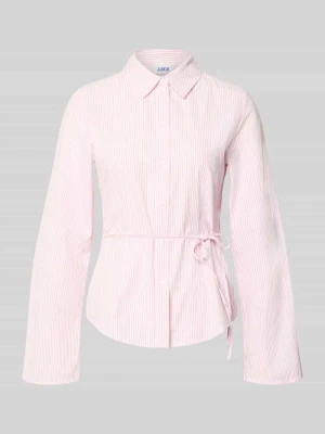 Bluzka o kroju regular fit z wiązanym paskiem model 'CARO' JJXX