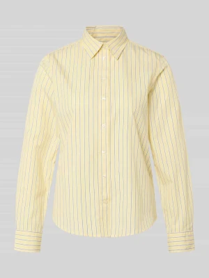 Bluzka o kroju regular fit z wyhaftowanym logo model ‘ONEBUY’ Gant