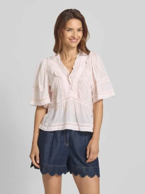 Bluzka o kroju regular fit ze koronką szydełkową model ‘Evienne’ NEO NOIR