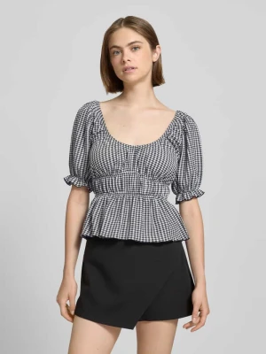 Bluzka o kroju slim fit z bufiastymi rękawami Gina Tricot