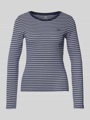 Bluzka o kroju slim fit z długim rękawem i wyhaftowanym logo model ‘Essential’ Levi's®