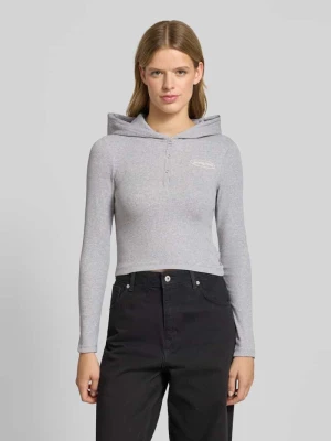 Bluzka o kroju slim fit z długim rękawem, kapturem i wyhaftowanym logo Guess Jeans