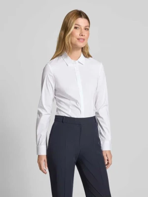 Bluzka o kroju slim fit z krytą listwą guzikową Christian Berg Woman Selection
