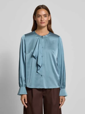 Bluzka satynowa o kroju regular fit z falbaną Christian Berg Woman Selection