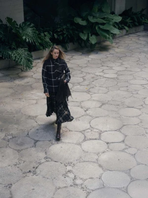 Bluzka w kratę z kołnierzem kominowym czarny - Kobieta - - MANGO