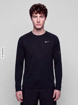 bluzka z długim rękawem sport o kroju regular fit z detal z logo Nike Czarny