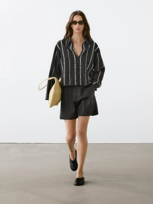 Bluzka Z Haftowanymi Elementami - Czarny - - Massimo Dutti - Kobieta