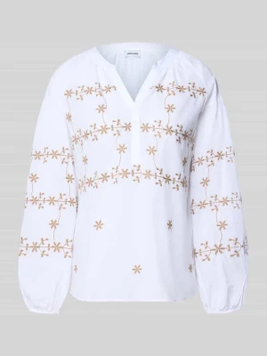 Bluzka z kołnierzem z lamówką i krótką listwą guzikową MORE & MORE