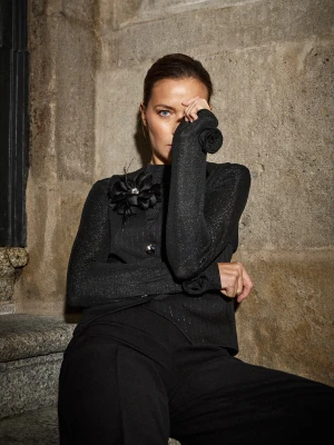 Bluzka z ozdobnymi rękawami czarna Moodo