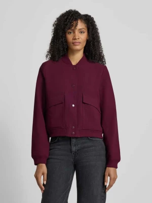 Bluzon o kroju regular fit z dodatkiem wiskozy model ‘AMALA’ Vero Moda