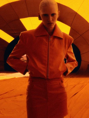 Błyszcząca kurtka motocyklowa cropped PATRIZIA PEPE