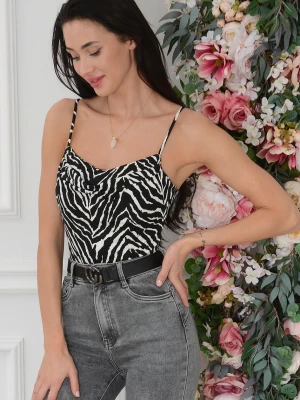 Body dzianinowe lejący dekolt zebra beż-czarne Ginna Cocomoda.pl - odzież damska, sukienki, buty, dodatki