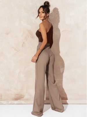 Body na jedno ramię z wycięciem ANVIS - czekoladowe  magmac 