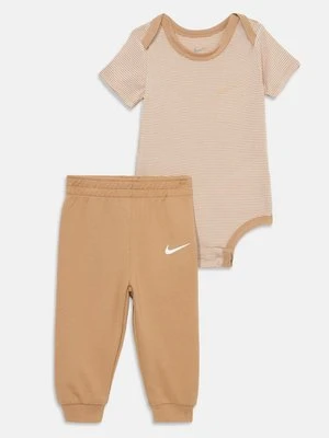 Body Nike Sportswear