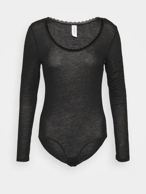 Body Simone Pérèle