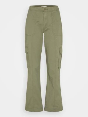 Bojówki Abercrombie & Fitch oliwkowy