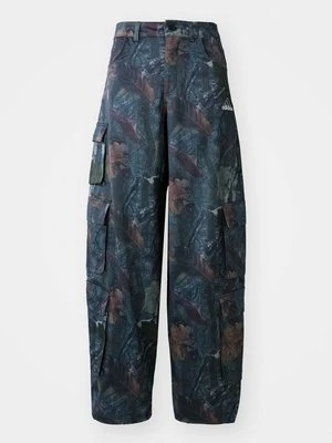 Bojówki adidas Originals czarny