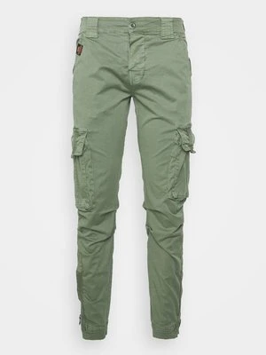 Bojówki alpha industries