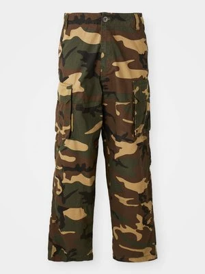 Bojówki alpha industries