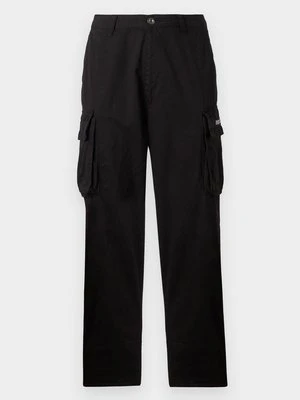 Bojówki alpha industries