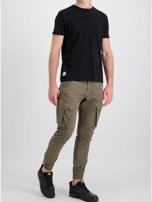 Bojówki alpha industries