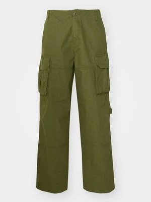 Bojówki alpha industries