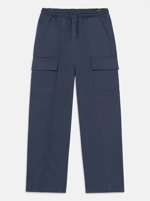 Bojówki alpha industries