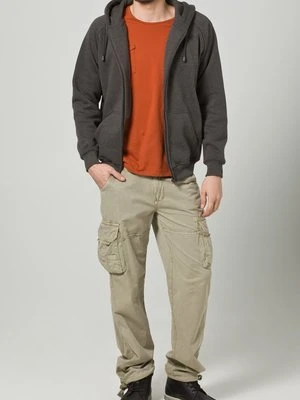 Bojówki alpha industries