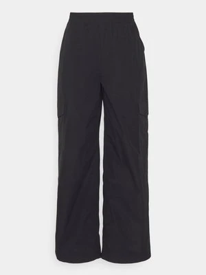 Bojówki alpha industries