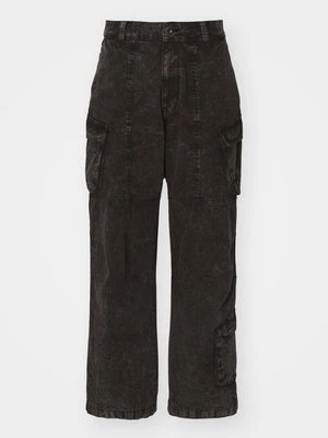 Bojówki alpha industries