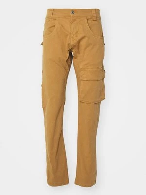 Bojówki alpha industries