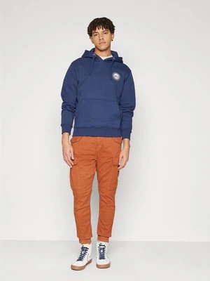 Bojówki alpha industries
