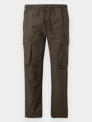 Bojówki alpha industries