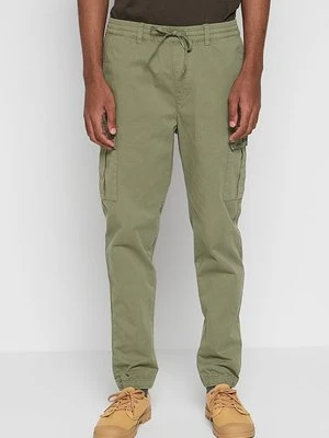 Bojówki Barbour International